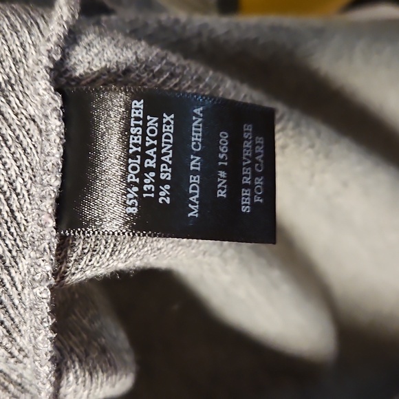 Sweater   - Picture 12 of 12